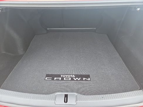 Used 2023 Toyota Crown Platinum image 12