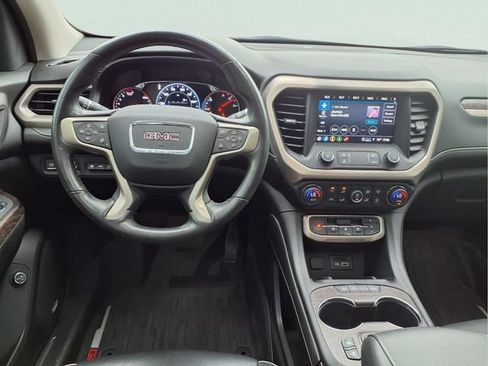 Certified 2022 GMC Acadia Denali w/ Denali Ultimate Package AWD/4WD image 4