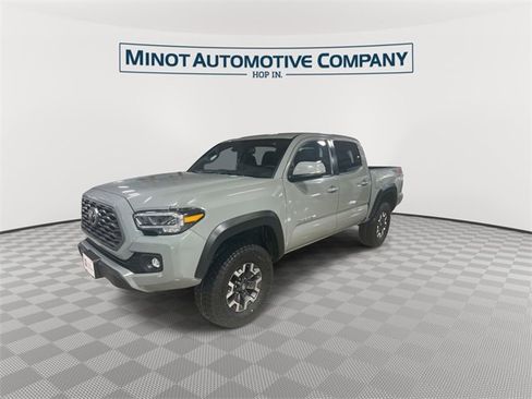 Used 2023 Toyota Tacoma TRD Off-Road image 4