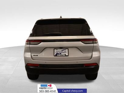 Used 2025 Jeep Grand Cherokee Altitude