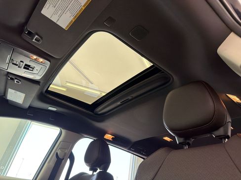 Used 2024 Toyota Sienna Platinum AWD/4WD image 23