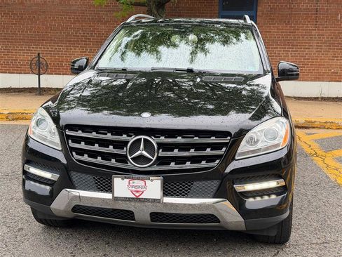Used 2012 Mercedes-Benz ML 350 BlueTEC 4MATIC image 3