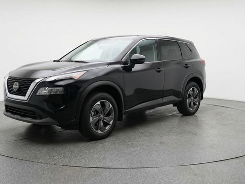 Used 2025 Nissan Rogue SV image 3