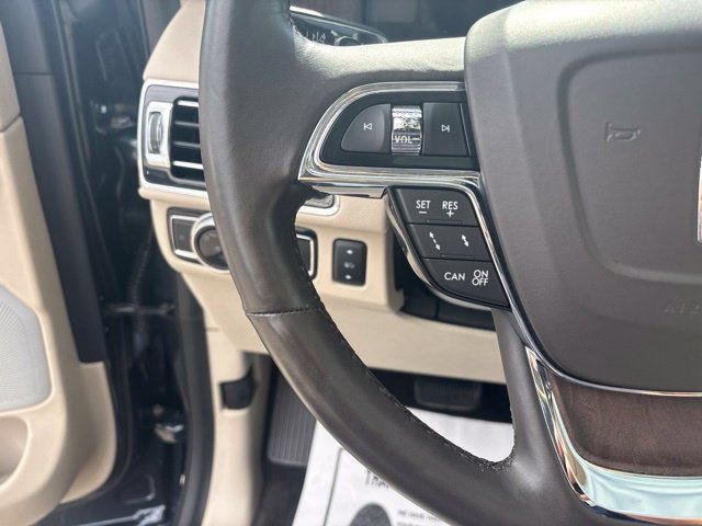 Used 2021 Lincoln Navigator Reserve w/ Luxury Package AWD/4WD image 17
