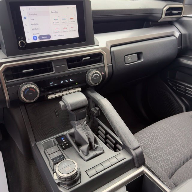 Used 2025 Toyota 4Runner SR5 AWD/4WD image 23