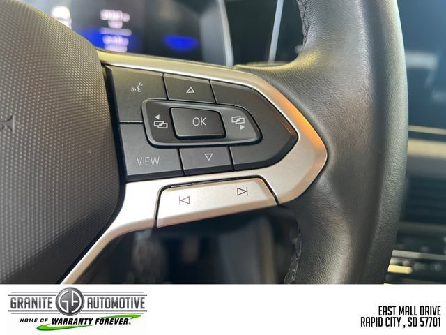 Used 2025 Volkswagen Jetta SE FWD image 33