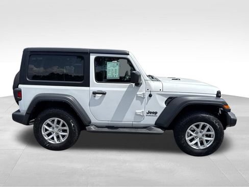 Used 2023 Jeep Wrangler Sport AWD/4WD image 8