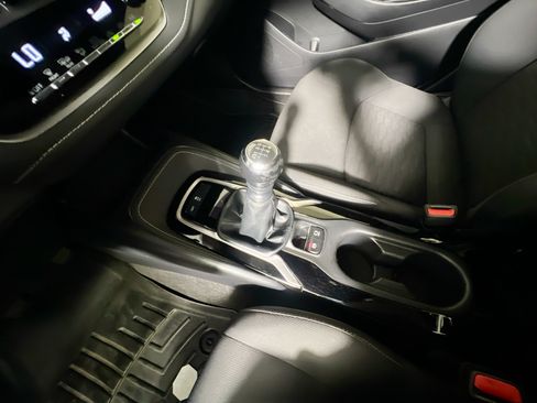 Used 2022 Toyota Corolla SE FWD image 24