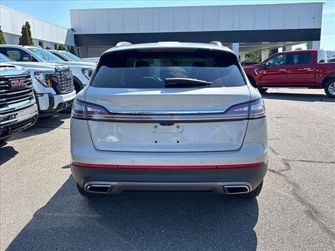 Used 2022 Lincoln Nautilus Reserve AWD/4WD image 5
