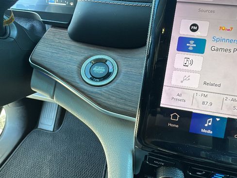 Used 2021 Jeep Grand Cherokee L Summit w/ Advanced Protech Group IV image 17