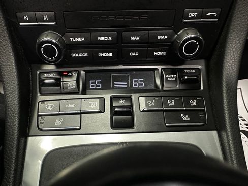 Used 2024 Porsche 718 Boxster Roadster 2D image 36