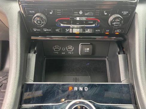 Used 2025 Jeep Grand Cherokee L Altitude AWD/4WD image 26