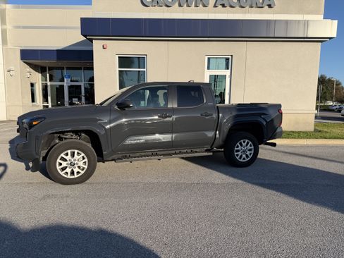 Used 2024 Toyota Tacoma SR5 image 2
