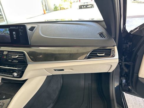 Used 2023 BMW 540i w/ M Sport Package RWD image 22