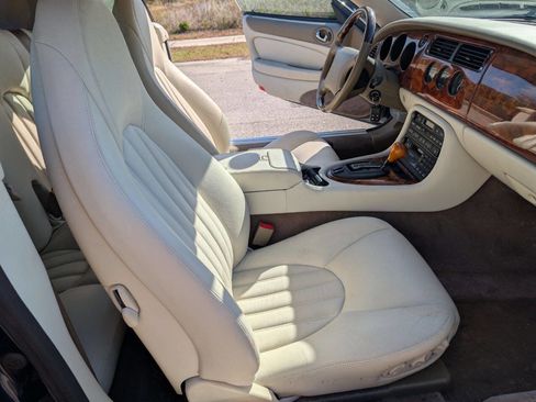 Used 1998 Jaguar XK8 Convertible image 13