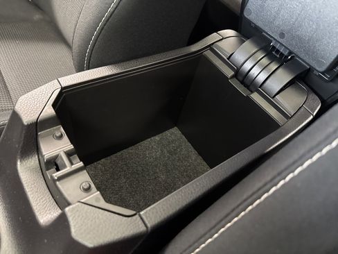 Certified 2018 Toyota RAV4 XLE image 32