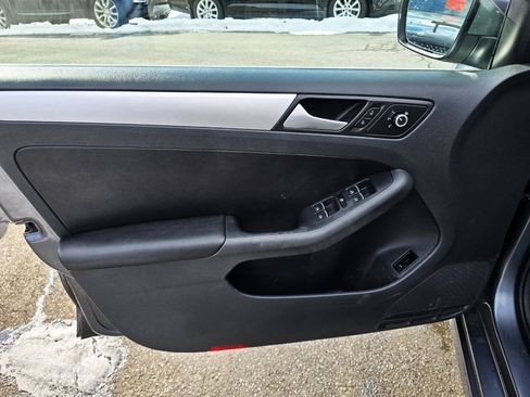 Used 2013 Volkswagen Jetta SE FWD image 13
