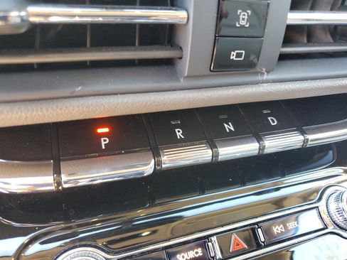 Used 2021 Lincoln Corsair Standard image 25