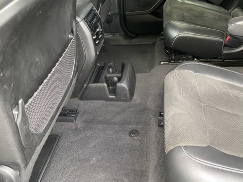 Used 2021 Jeep Grand Cherokee L Laredo image 23