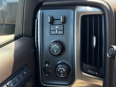Used 2015 Chevrolet Silverado 2500 LTZ w/ Duramax Plus Package AWD/4WD image 34