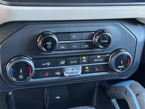 Used 2022 Ford Bronco Wildtrak image 16