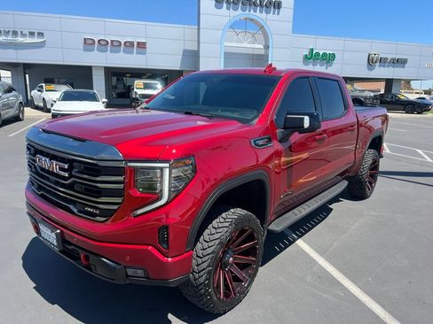 Used 2024 GMC Sierra 1500 AT4 w/ Technology Package AWD/4WD image 6