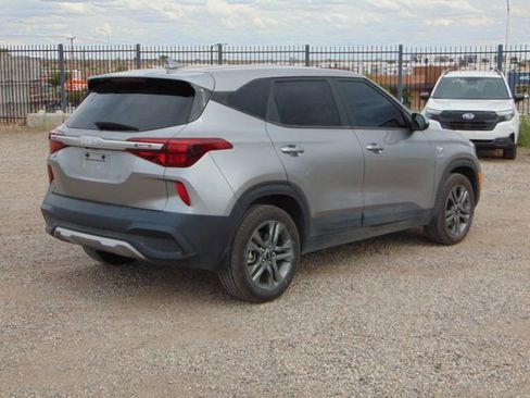 Used 2022 Kia Seltos LX AWD/4WD image 4