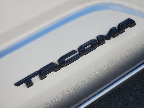 Used 2024 Toyota Tacoma TRD Sport AWD/4WD image 12