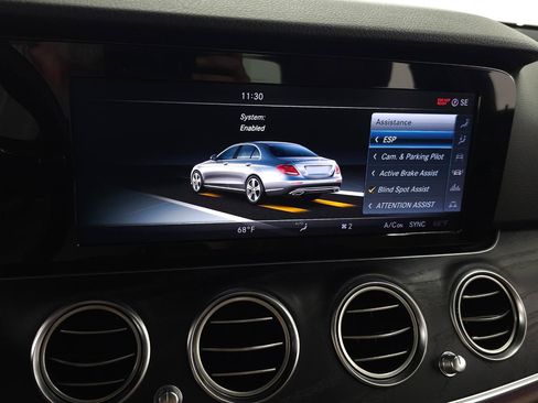 Used 2017 Mercedes-Benz E 300 4MATIC image 27