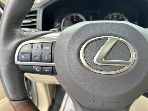 Used 2018 Lexus LX 570 4WD w/ Luxury Package image 25