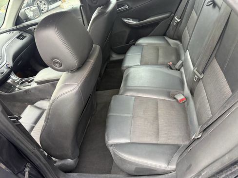 Used 2017 Chevrolet Impala LT w/ Convenience Package image 20