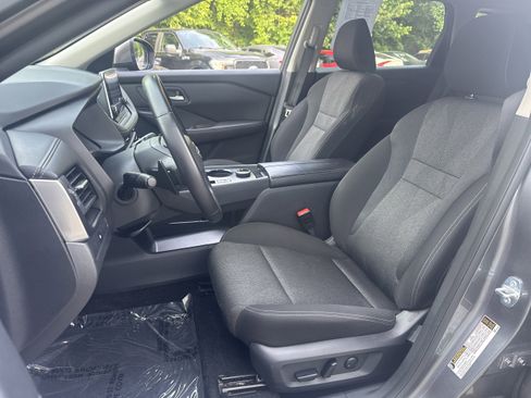Used 2025 Nissan Rogue SV AWD/4WD image 5