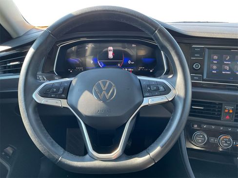 Used 2024 Volkswagen Jetta SE image 16
