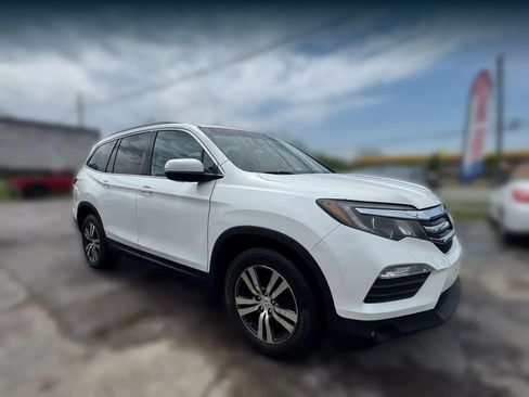 Used 2018 Honda Pilot EX image 9