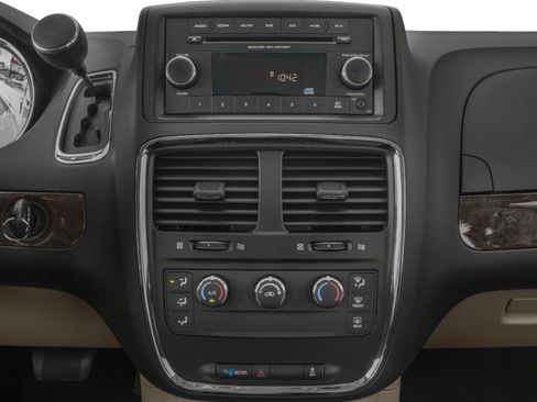 Used 2018 Dodge Grand Caravan SE w/ UConnect Hands-Free Group FWD image 7