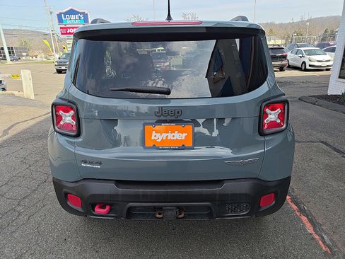 Used 2017 Jeep Renegade Trailhawk image 5