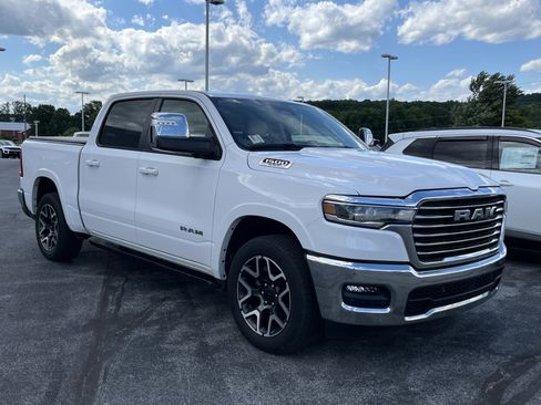 Used 2025 RAM 1500 Laramie w/ Advanced Safety Group II AWD/4WD image 1