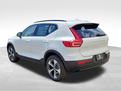 Certified 2026 Volvo XC40 B5 Plus w/ Protection Package Premier image 5