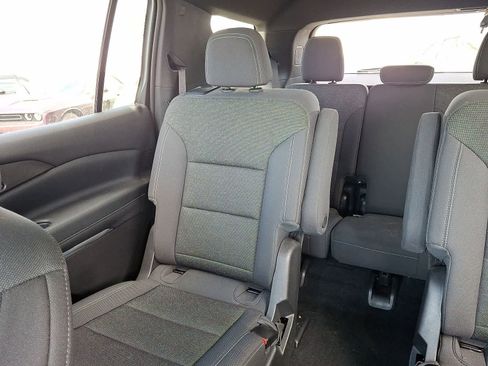 Used 2025 Chevrolet Traverse LT w/ Enhanced Driving Package FWD image 13