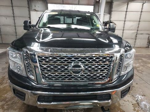 Used 2018 Nissan Titan SV w/ SV Convenience Package image 7