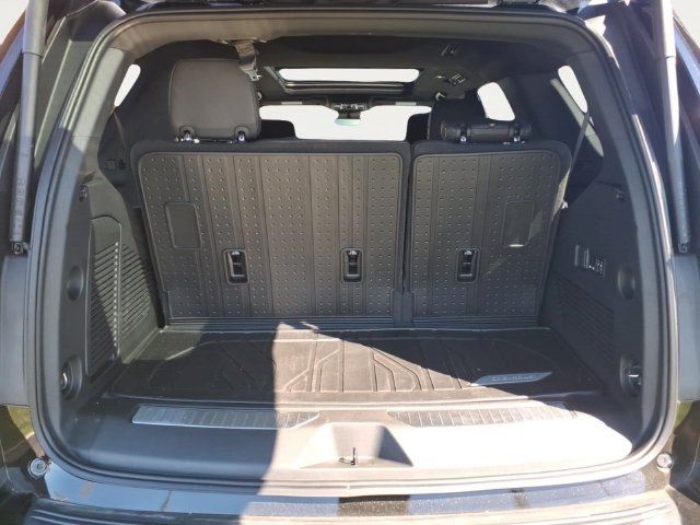 New 2026 Chevrolet Tahoe High Country AWD/4WD image 22