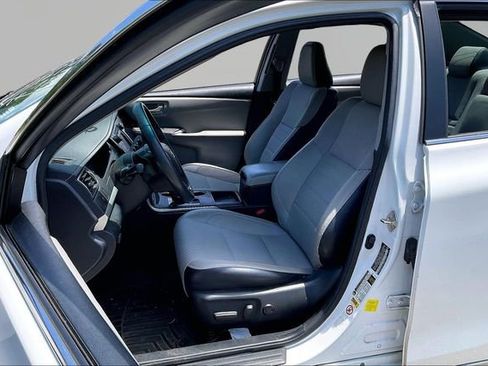 Used 2017 Toyota Camry SE FWD image 15