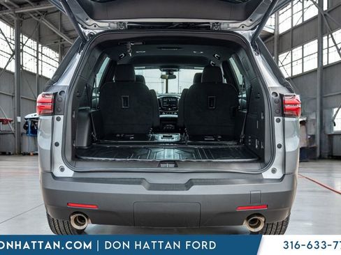 Used 2023 Chevrolet Traverse LT FWD image 35