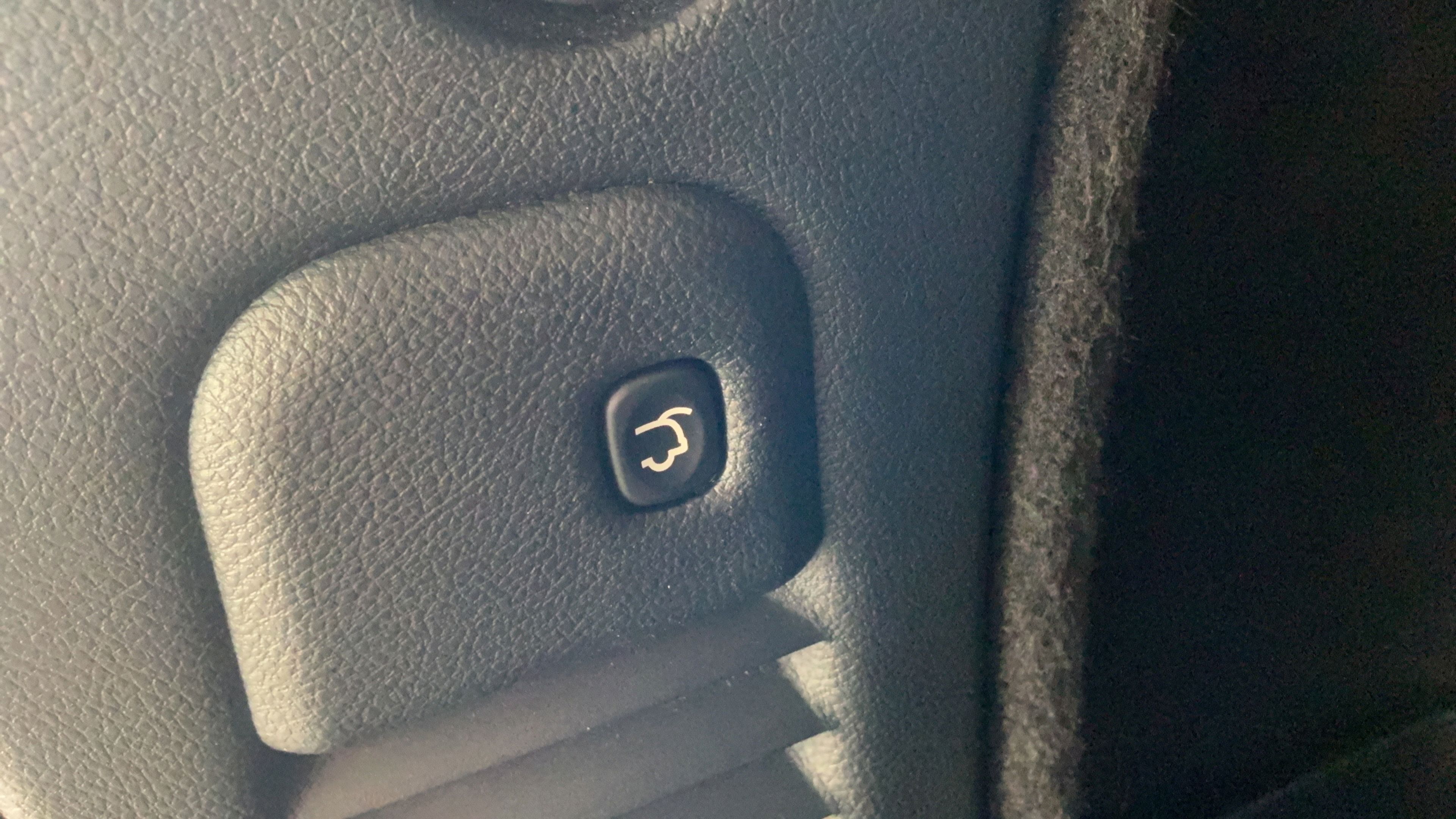 Used 2020 Dodge Durango R/T w/ Blacktop Package AWD/4WD image 38