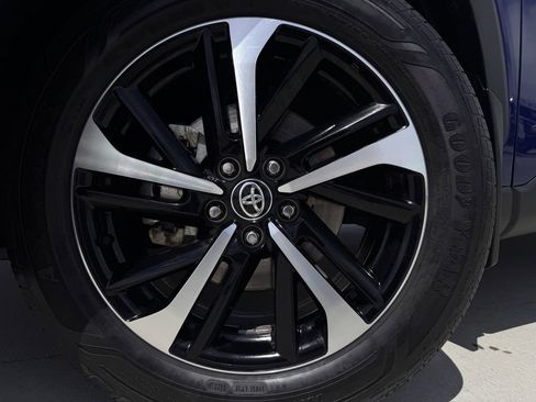 Used 2025 Toyota Corolla Cross AWD Hybrid w/ Convenience Package image 9