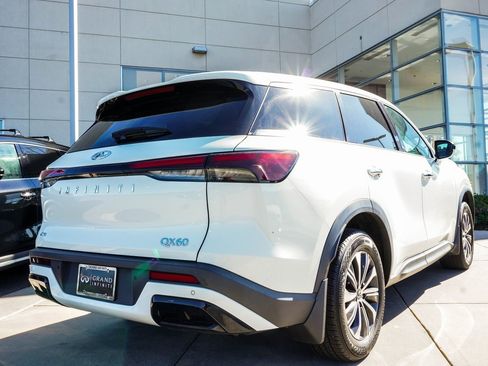 Certified 2023 INFINITI QX60 Pure image 8