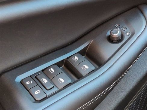 New 2025 Jeep Grand Cherokee Laredo X image 23