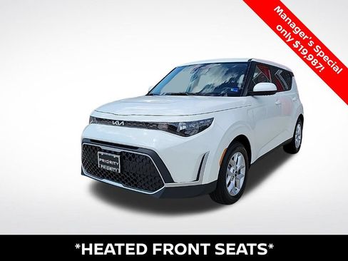 Used 2025 Kia Soul LX FWD image 1