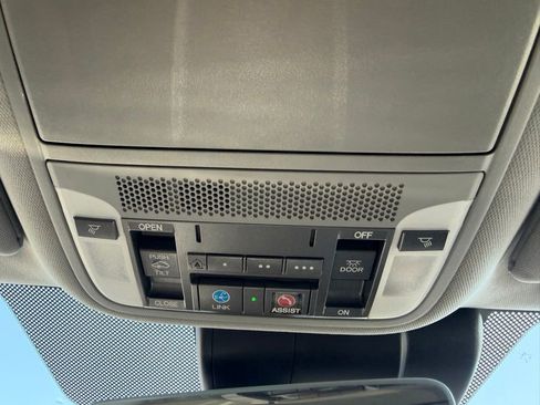 Used 2017 Acura TLX V6 w/ Technology Package FWD image 21