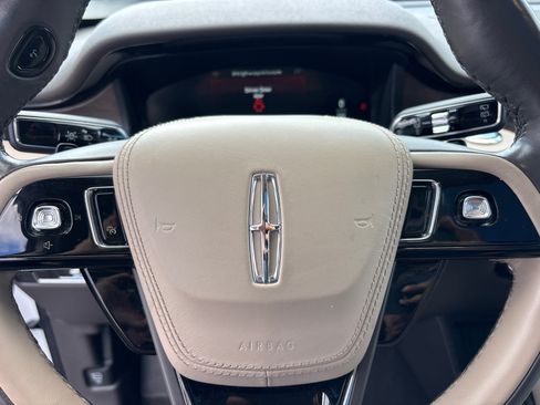 Used 2023 Lincoln Aviator Reserve w/ Equipment Group 201A AWD/4WD image 16
